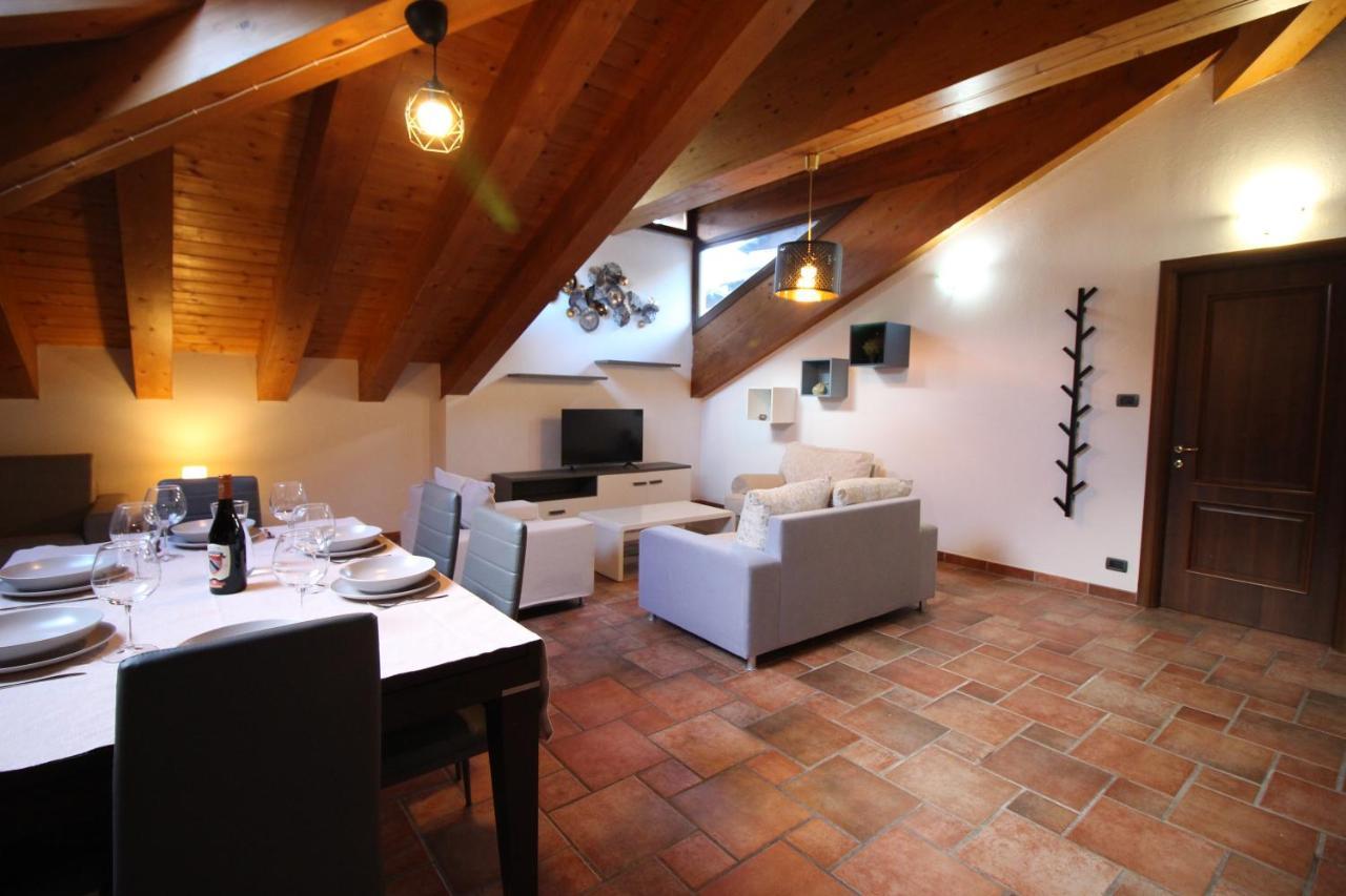Apartamento Attico Dell'Aquila Brusson Exterior foto